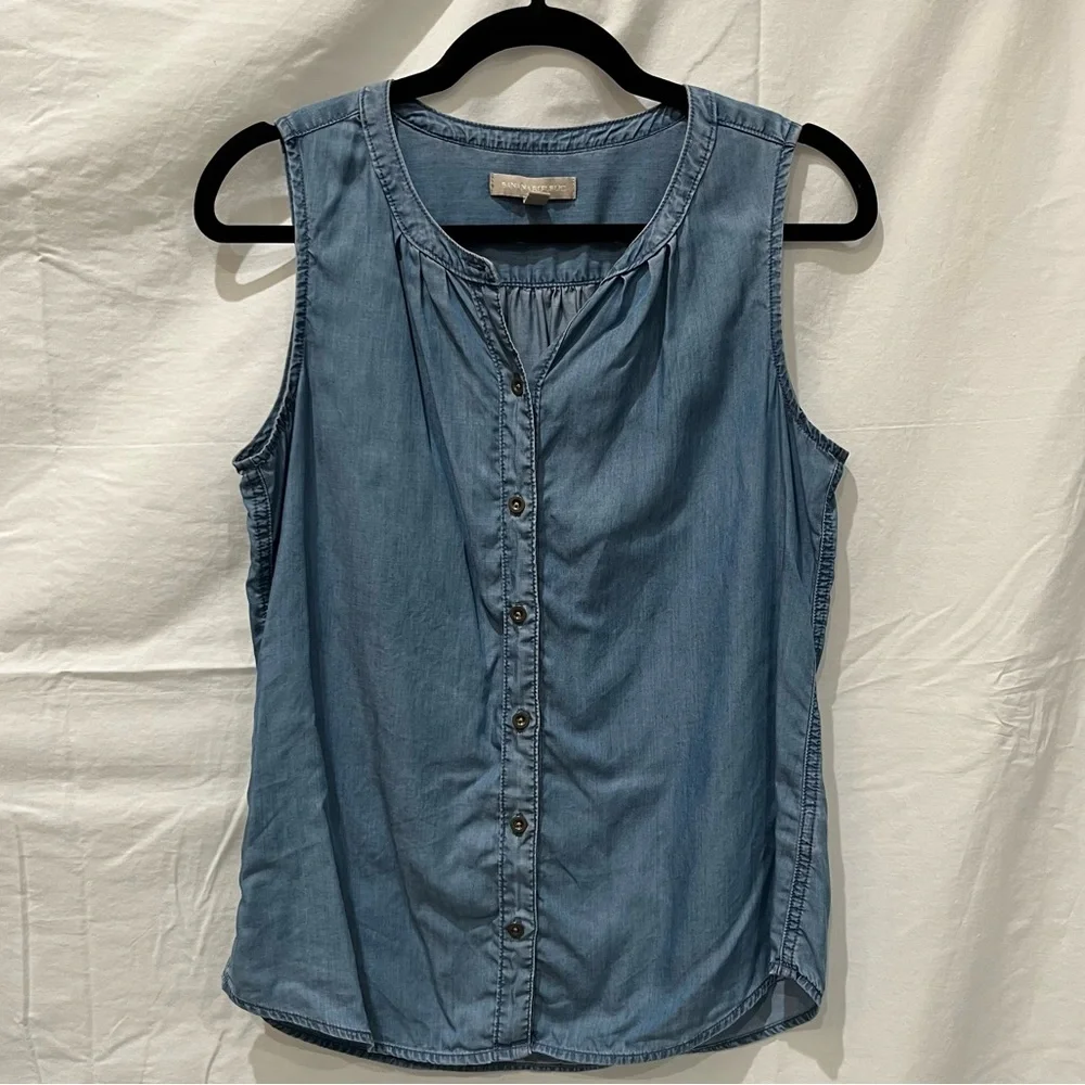 Banana Republic Sleeveless Chambray Shirt Size Small - Picture 1 of 8